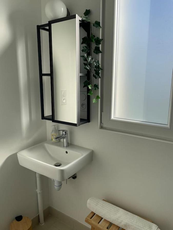 בורז'ה Charmant Studio Avec Parking - Confort Moderne מראה חיצוני תמונה